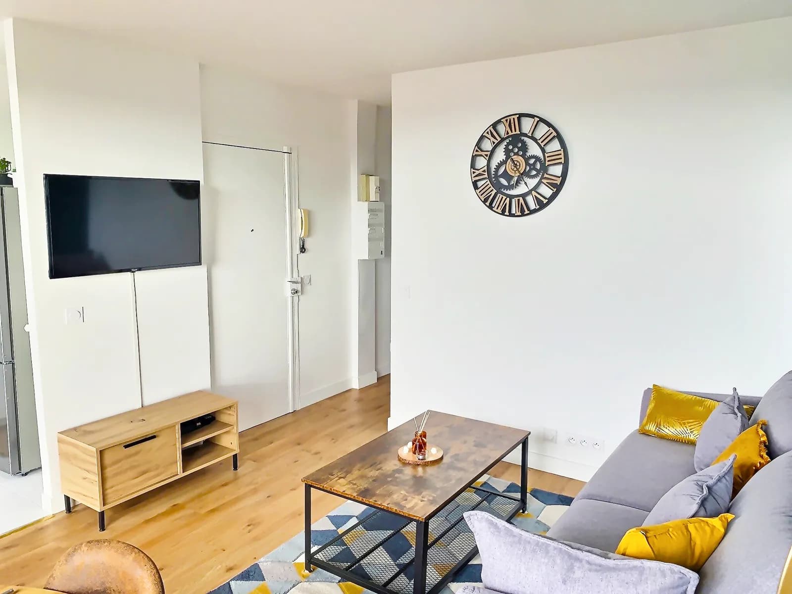 Espace TV Netflix dans le salon de l'appartement